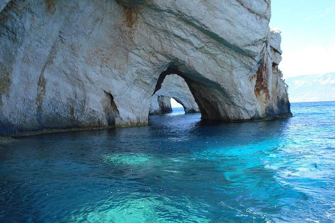 zante-cruise-to-blue-caves-shipwreck-beach-photo-stop