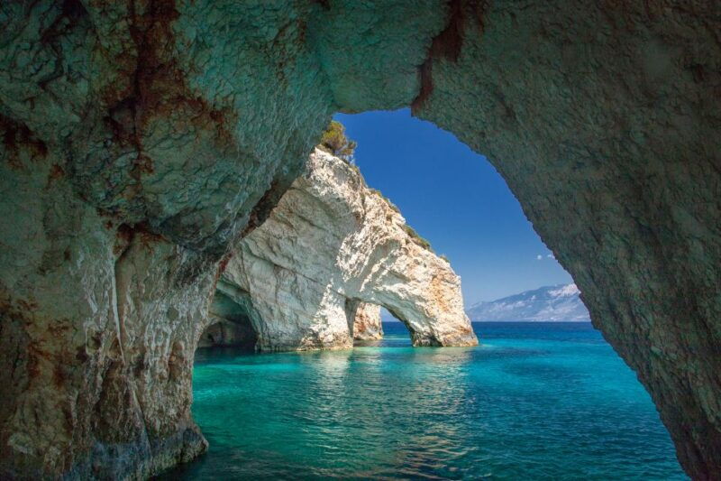 zante-cruise-to-blue-caves-shipwreck-beach-photostop