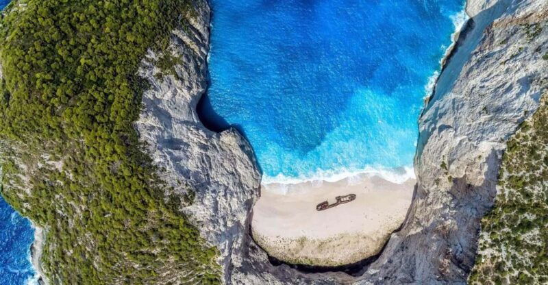 zante-cruise-to-blue-caves-shipwreck-beach-photostop