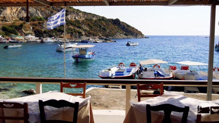 zante-cruise-to-blue-caves-shipwreck-beach-photostop
