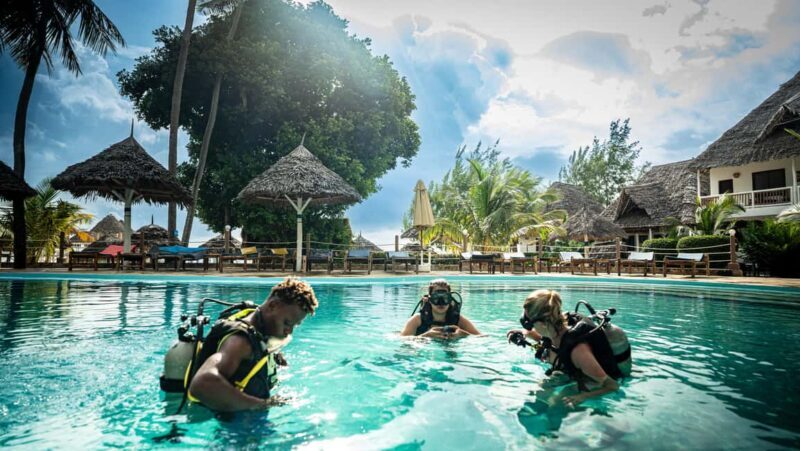 Zanzibar : 3-Day PADI Open Water Scuba Diving Adventure - The Experience of the Guides and Support