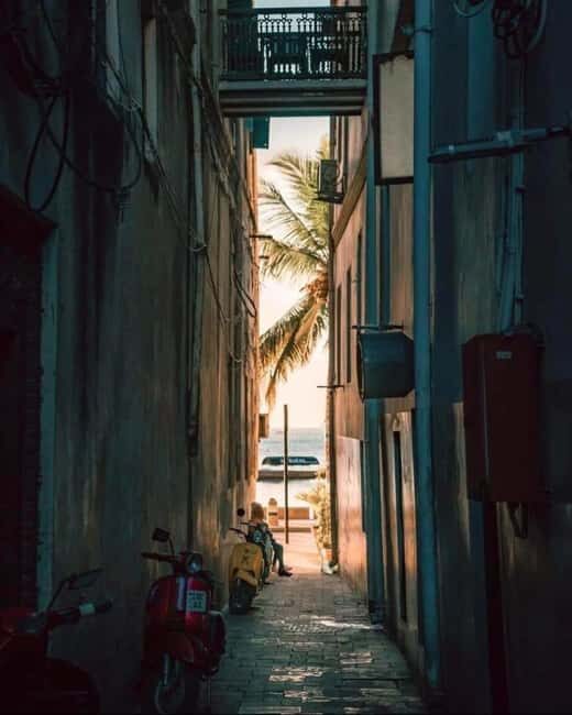 Zanzibar: Evening stone town walking tour with night market - Why This Tour Offers Great Value