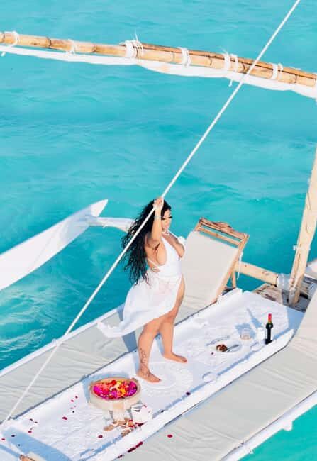 Zanzibar Private Dhow Cruise with video and pictures - Key Points