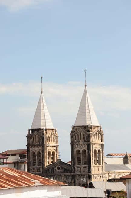 Zanzibar: Stone Town, Burterfly Center and Sea Turtles Tour - Key Points