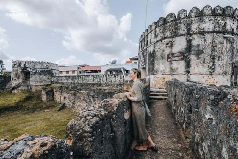 Zanzibar: Stone town, Jozani forest and sweaming with turtle - Discovering Zanzibar’s Heart: The Stone Town Segment
