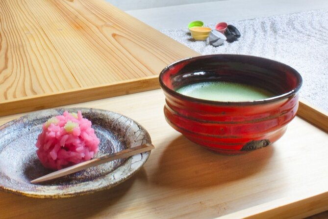 zen-garden-making-and-matcha-tasting-in-handmade-pottery-shop