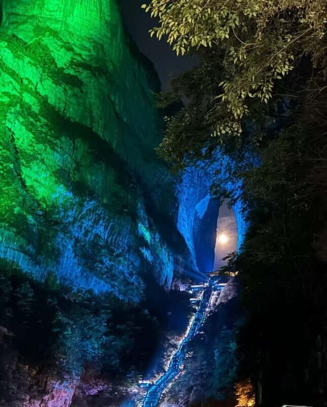 Zhangjiajie Day Tour: Avatar Mountain & Tianmen Night Views - Exploring the Full Itinerary