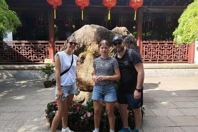 Zhujiajiao & Shanghai:Small Group Tour Water Town to Skyline - Discovering Shanghai’s Historic Waterfront: The Bund