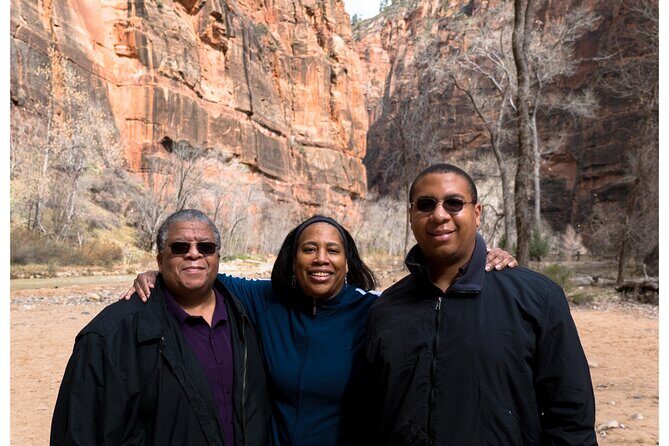 Zion National Park Small Group Tour from Las Vegas - Group Size and Guide Expertise