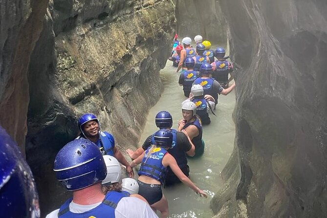 zip-line-waterfall-tour
