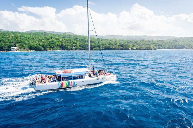 zipline-snorkel-and-party-catamaran-with-dunns-river-climb