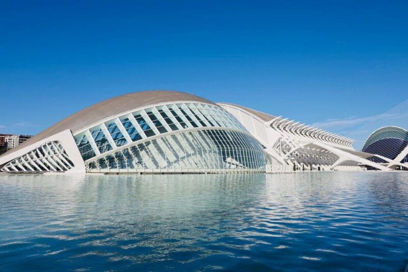 zoom-through-valencia-top-25-hotspots-on-e-scooters