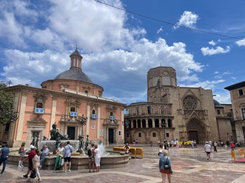 zoom-through-valencia-top-25-hotspots-on-e-scooters