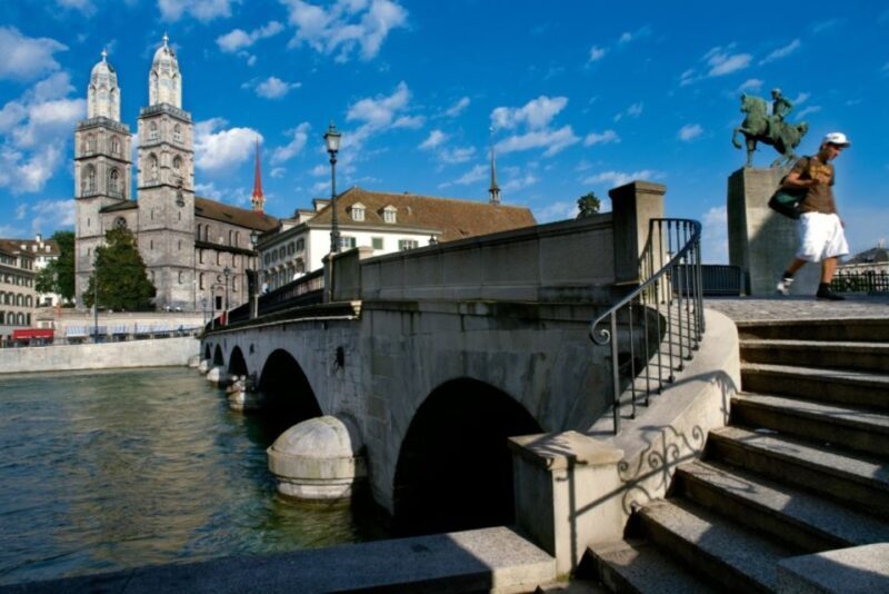 Zurich: Audio Guided City Tour and Train to Top of Zurich - Key Points