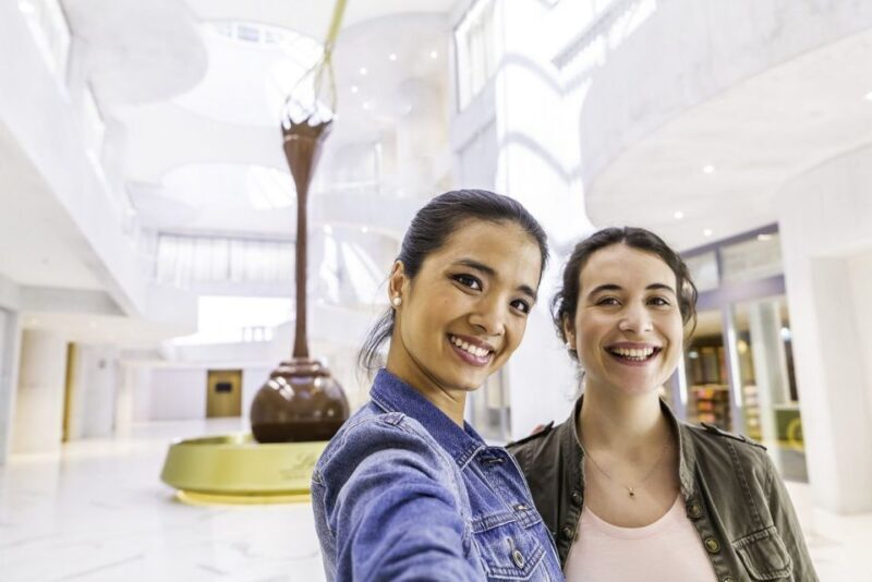 Zürich: City Tour, Cruise, and Lindt Home of Chocolate Visit - What To Expect from the Tour