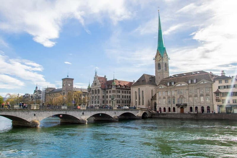 Zurich: Express Walk with a Local in 60 minutes - Exploring Zurich in 60 Minutes: What to Expect