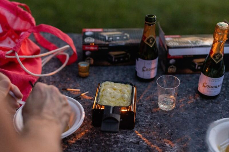 Zurich: LGBTQ city tour through Zurich incl. raclette - Authenticity and Practicality