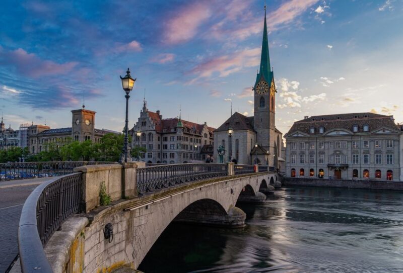 Zurich - Old Town Private Walking Tour - The Viewpoints and Historic Squares